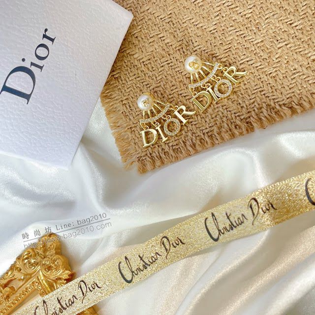 Dior飾品 迪奧經典熱銷款Dior字母珍珠925銀針耳釘耳環  zgd1434